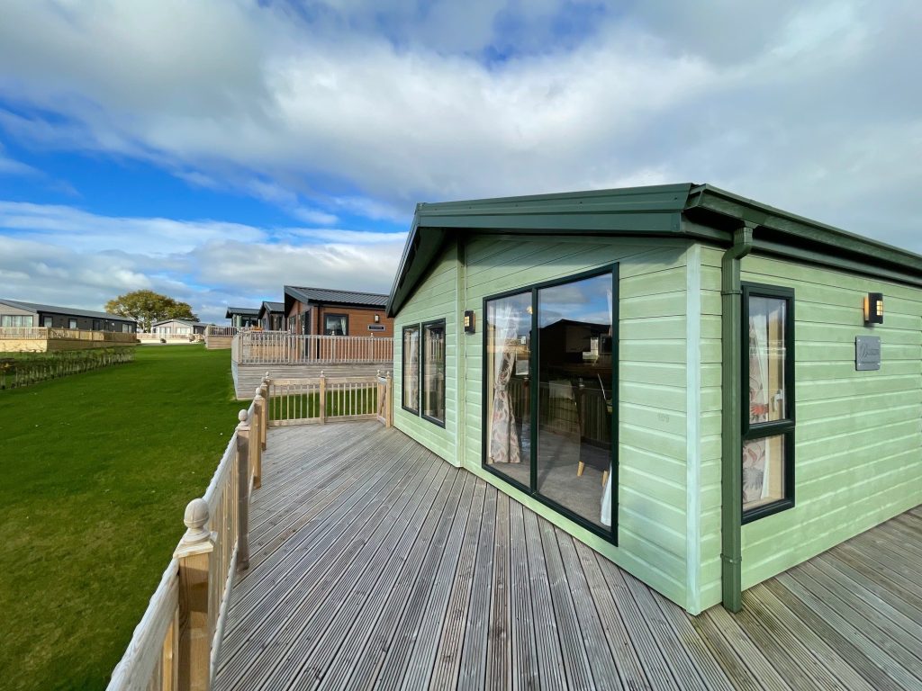 2011 Willerby Boston Countryside Lodge at Holgates Ribble Valley6-min