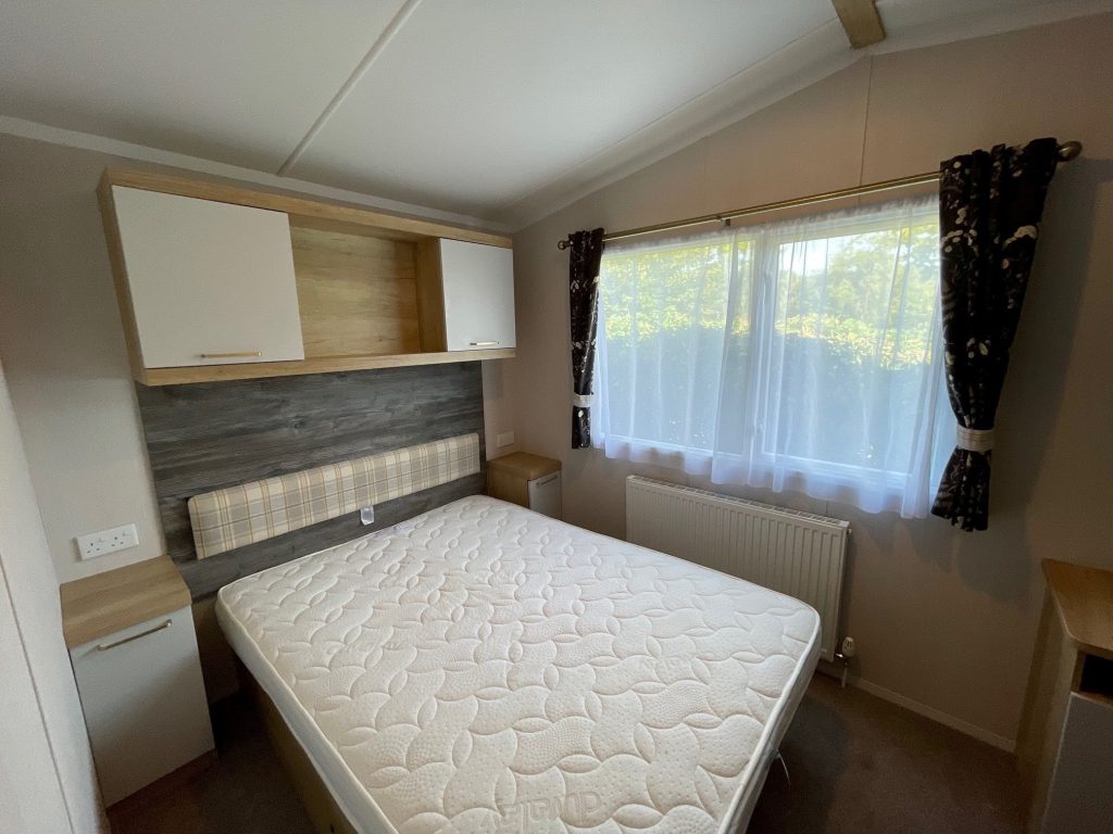 Previously Owned 2018 Swift Bordeaux at Silverdale Holiday Park (9)-min