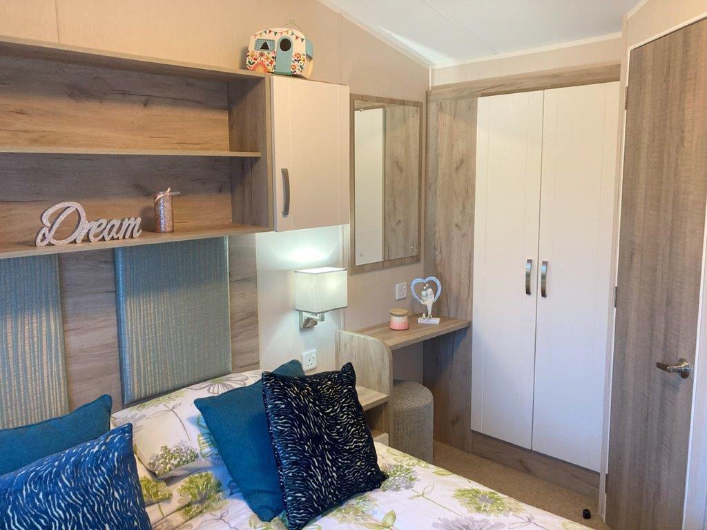 Private Sale 2019 Willerby Skye 35' x 12' Two Bed Holiday Home at Holgates Ribble Valley (10)