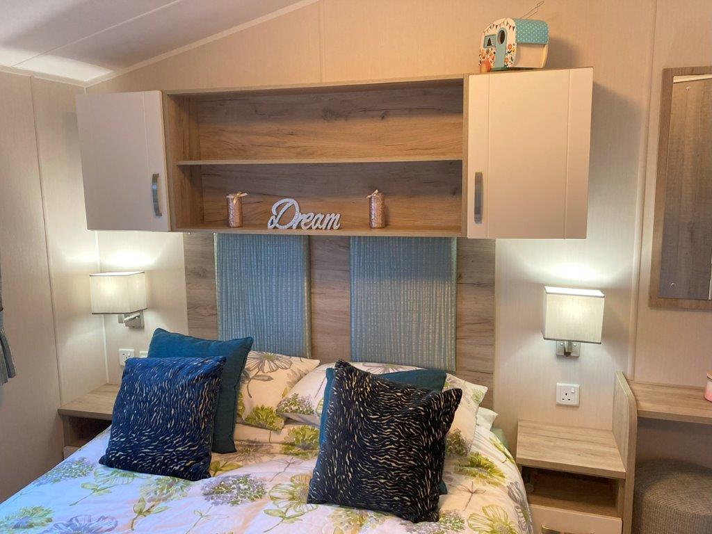 Private Sale 2019 Willerby Skye 35' x 12' Two Bed Holiday Home at Holgates Ribble Valley (9)