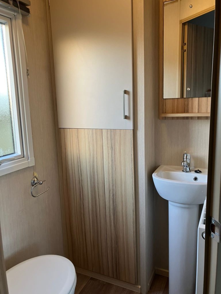 Previously Owned 2016 ABI Summer Breeze 36' x 12' Two Bed Holiday Home at Holgates Netherbeck (14)