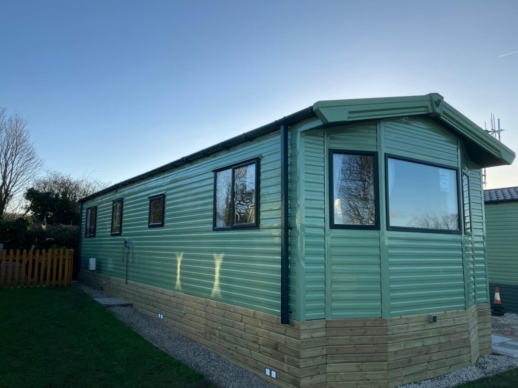 Previously Owned 2017 Willerby Rio Premier 37' x 12' Two Bed Holiday Home at Netherbeck (7)