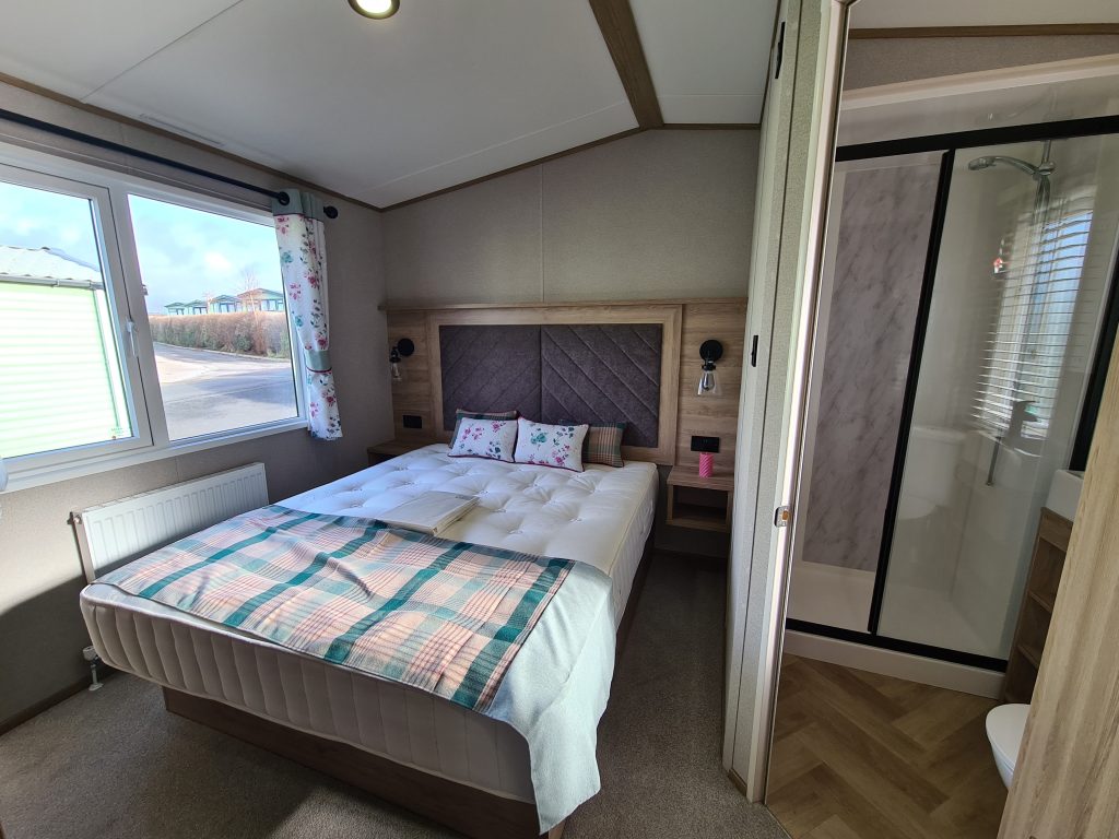 Previously Owned 2023 ABI Ingleton 40' x 12' Two Bed Holiday Home at Holgates Bay View (14)